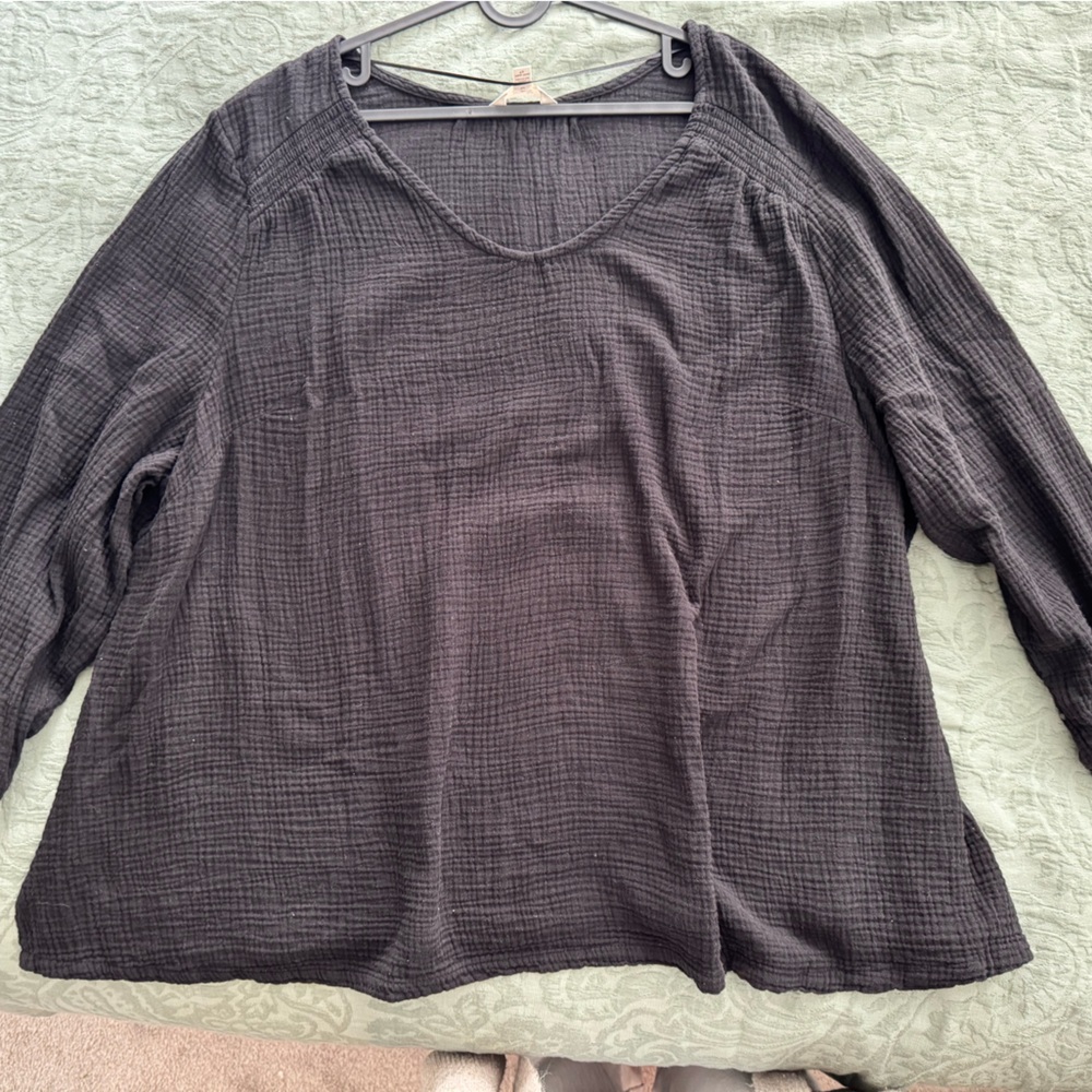 Time and Tru Charcoal Textured Blouse